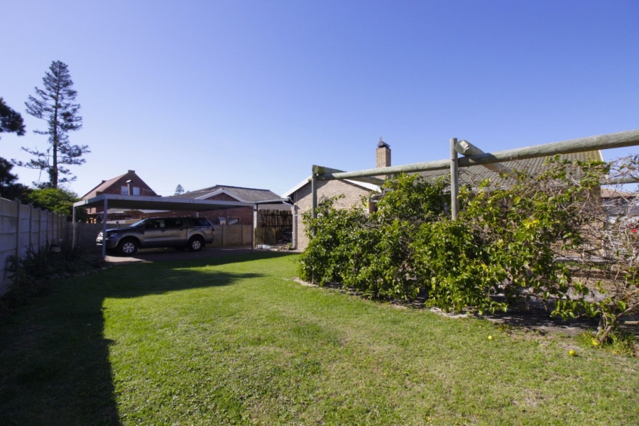 3 Bedroom Property for Sale in Wavecrest Eastern Cape